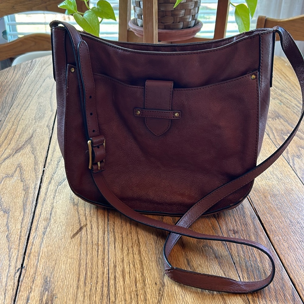 Frye leather crossbody in excellent condition.